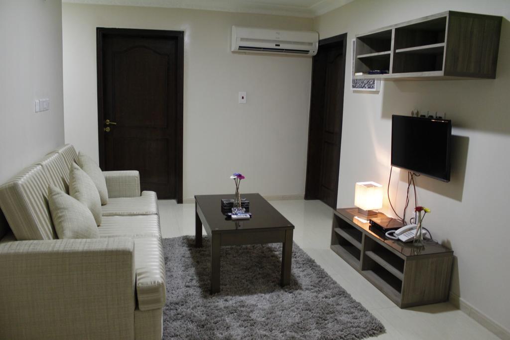 Plaza Home Ал Хубар Стая снимка