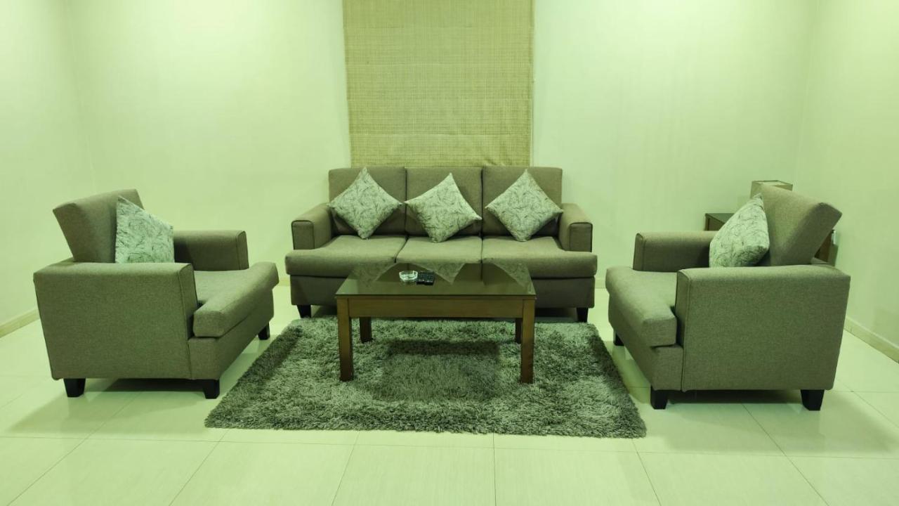 Plaza Home Ал Хубар Екстериор снимка